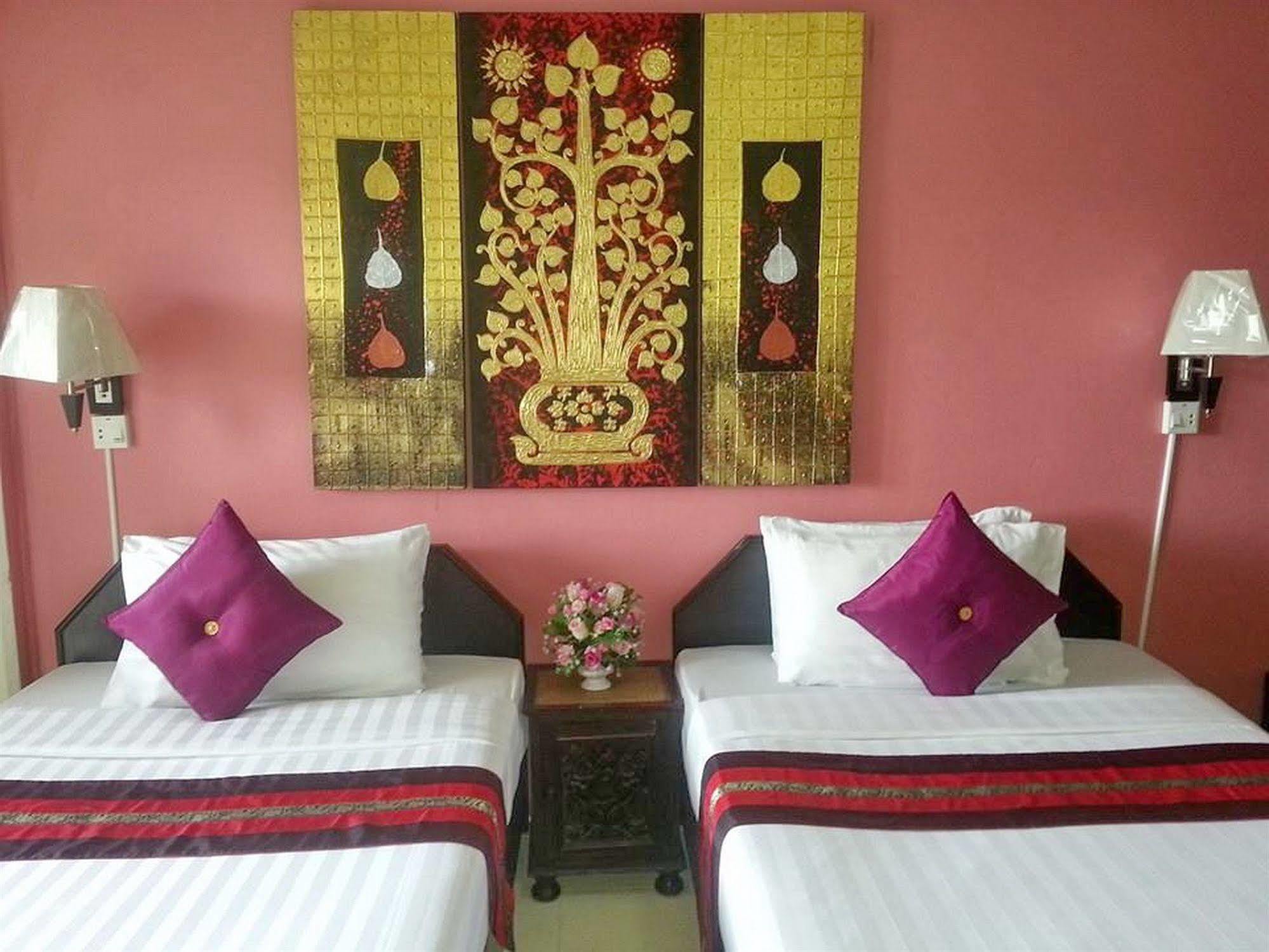 The Sun Resort & Spa Pattaya Exterior photo